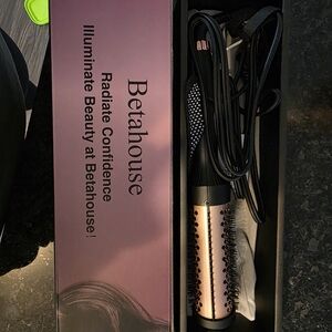 Betahouse Hair Styling Brush in Black and Rose Gold